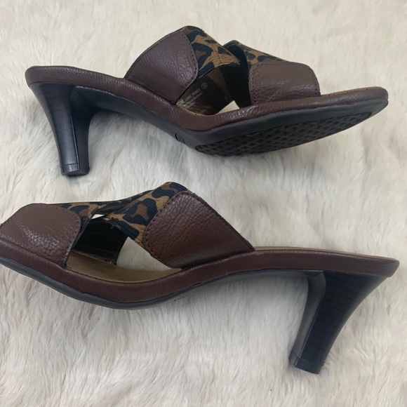 Aerosoles leather cheetah cross strap heel/sandal - Picture 7 of 10